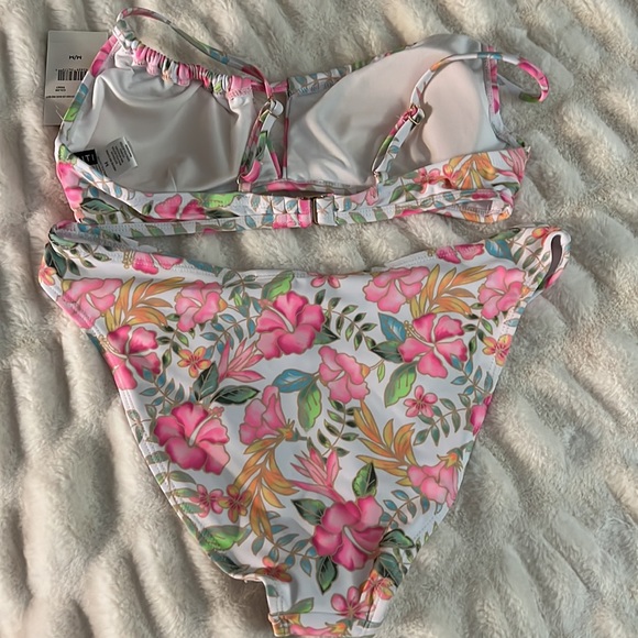 NWT Tahiti swimwear bikini Pink Floral design back top closure adjustable straps - Picture 5 of 10